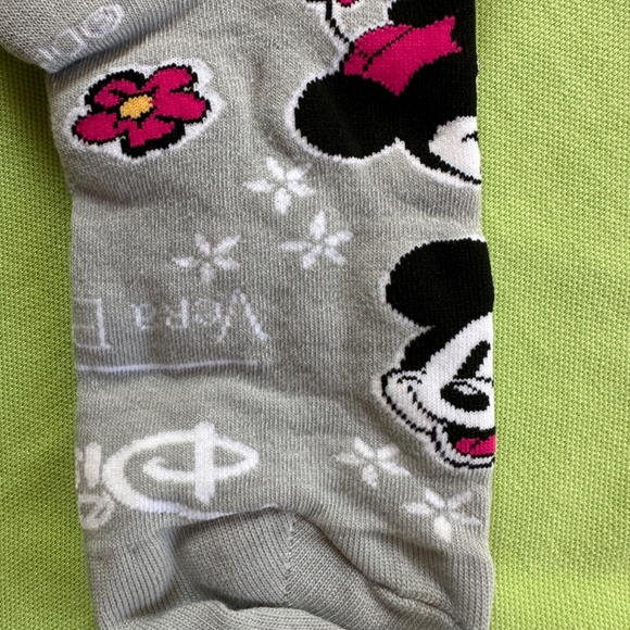 VERA BRADLEY DISNEY CREW SOCKS:NWT MICKEYDILLY PAISLEY - Picture 5 of 10